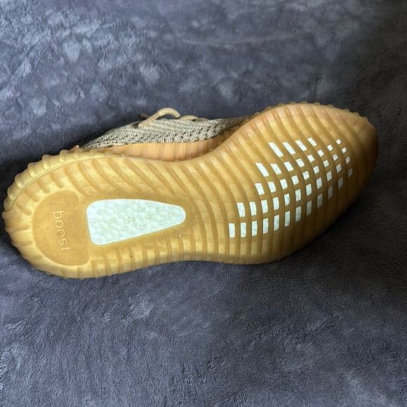 COPY - Clay Adidas Yeezy in size 9 gently used Aunthentic (no box) - Picture 5 of 7